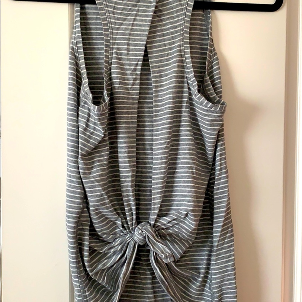 Lululemon high neck tank